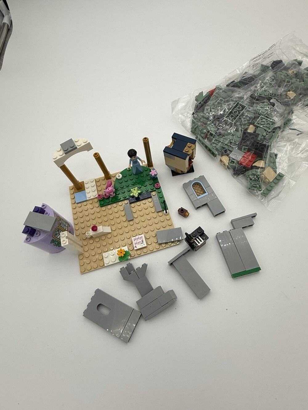 Lego Lot Pieces Princess Cat Turtle Sealed Bag Piano Castle Flowers